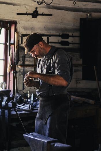 Persona for The laborer focused on making ends meet